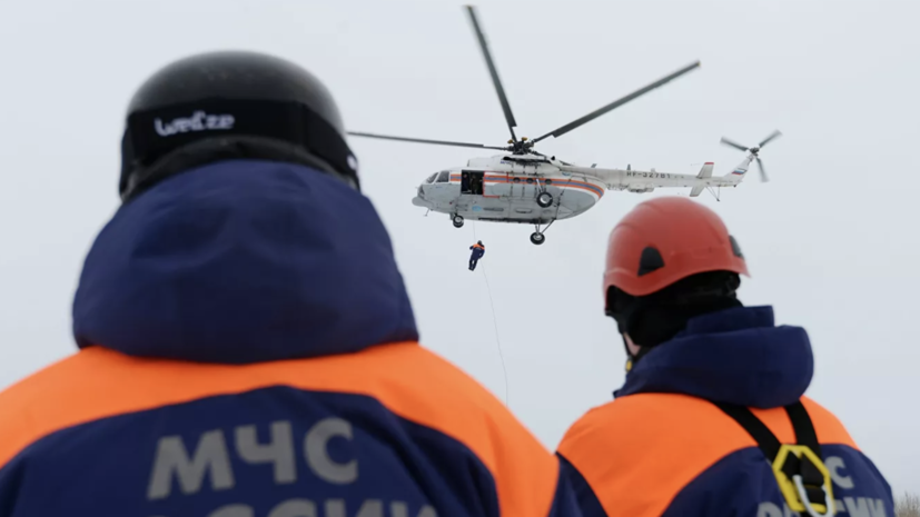 Пилот упавшего в Астраханской области вертолёта погиб