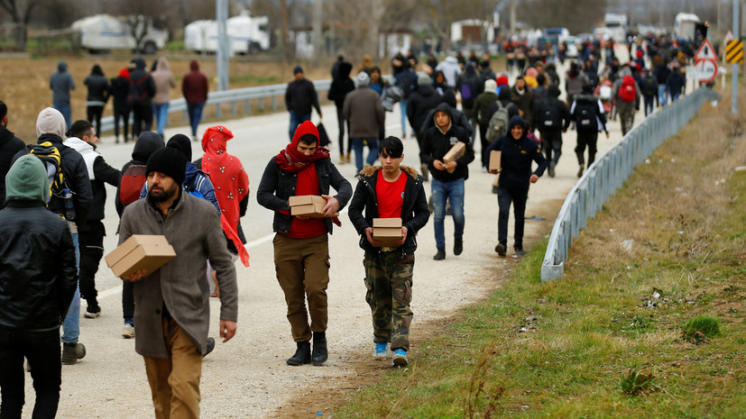 Более 100 тысяч беженцев пересекли границу Турции с ЕС