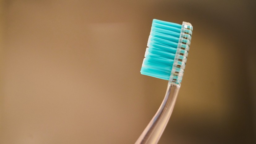 Роспотребнадзор дал рекомендации по выбору зубной щётки