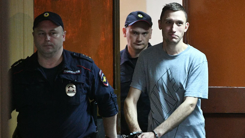 Прокурор призвал суд смягчить наказание Константину Котову