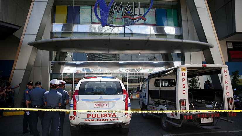 Вооружённый человек взял в заложники 27 сотрудников ТЦ в Маниле