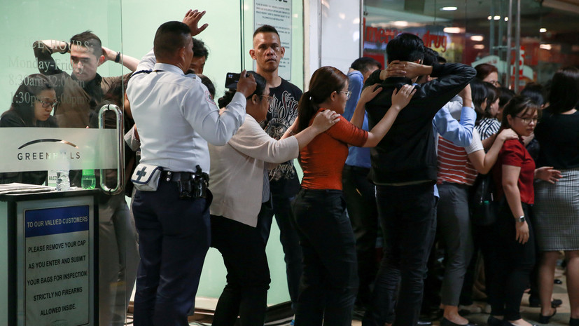 СМИ: На Филиппинах задержали захватившего заложников в ТЦ