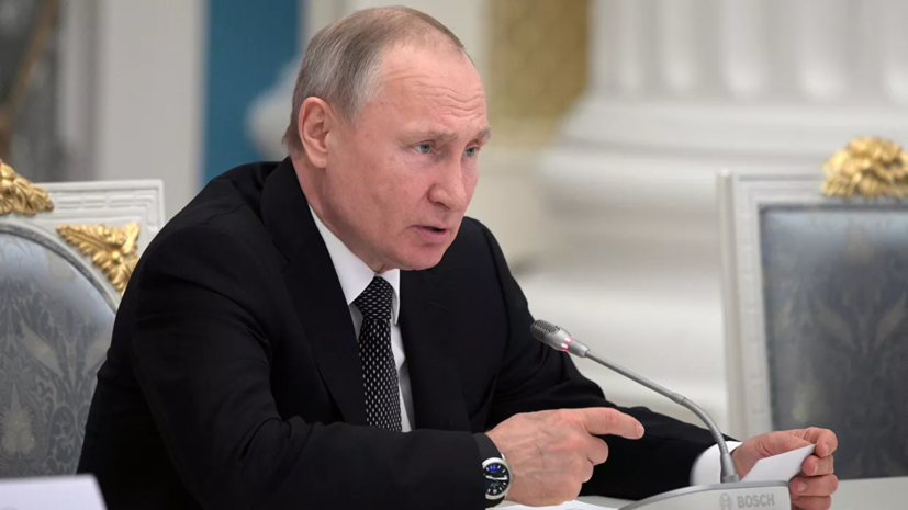 Песков рассказал о мерах защиты Путина от коронавируса
