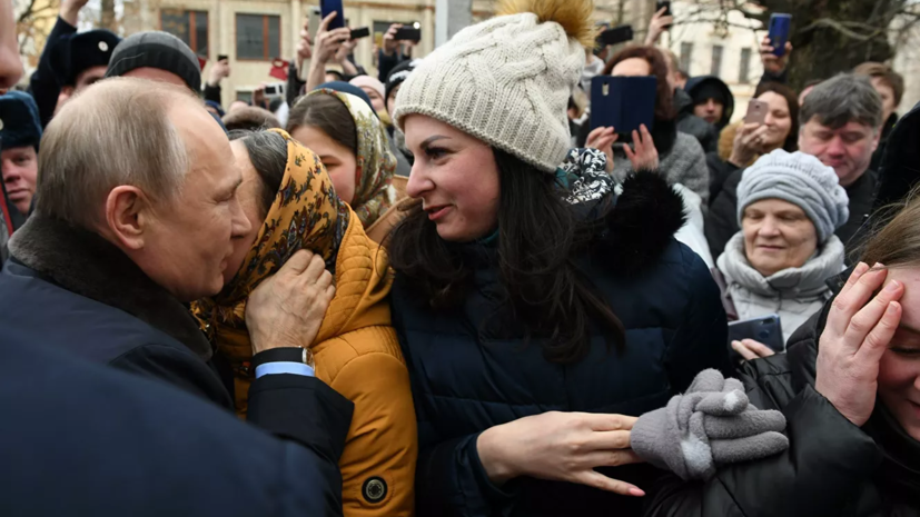 Жительница Иванова рассказала, о чём прошептала Путину на ухо