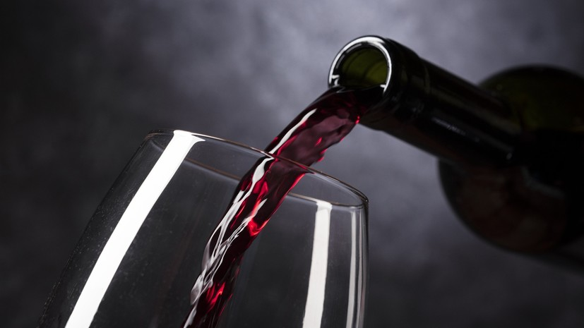 В Роскачестве оценили возможность сочетания ЗОЖ с употреблением вина