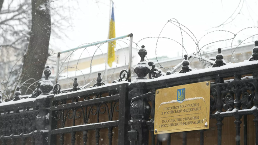 Украина приостановила выдачу виз из-за коронавируса