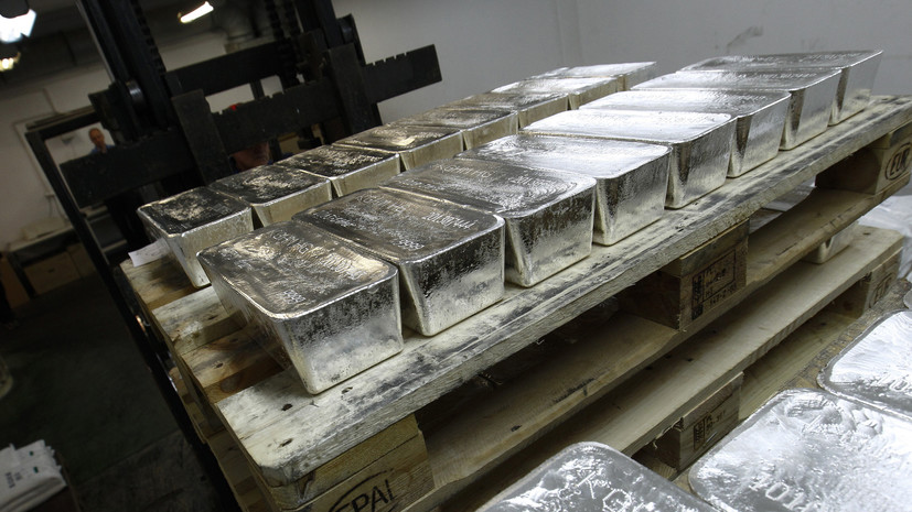 Заражённый металл: почему мировые цены на серебро достигли 11-летнего минимума