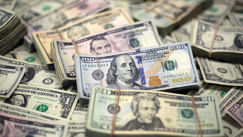 Валютный сдвиг: курс доллара впервые за четыре года превысил 79 рублей