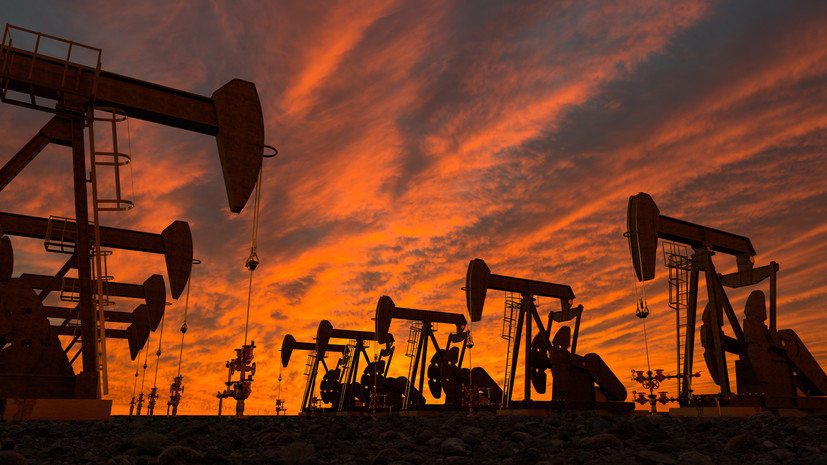 «Денежно-нефтяной пузырь»: чем обвал цен на энергорынке может угрожать сланцевым компаниям США