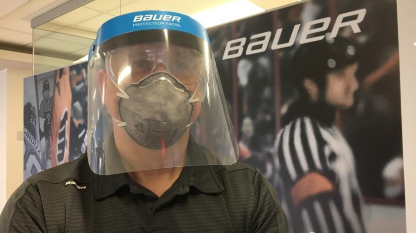 Производитель хоккейной амуниции создал маску для защиты от коронавируса
