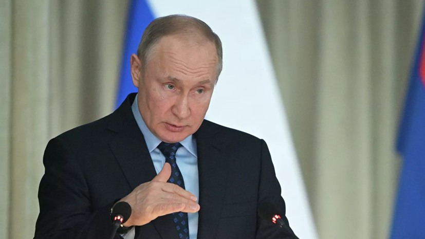 Путин призвал дать малому и среднему бизнесу отсрочку по налогам