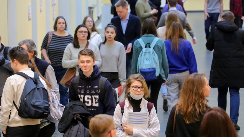 Студентов российских вузов отправят на каникулы до 5 апреля