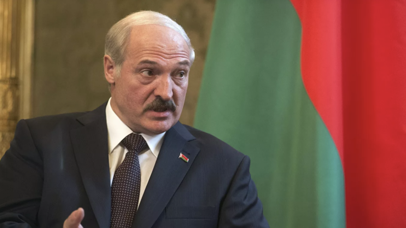 Лукашенко призвал задуматься над рукотворностью коронавируса