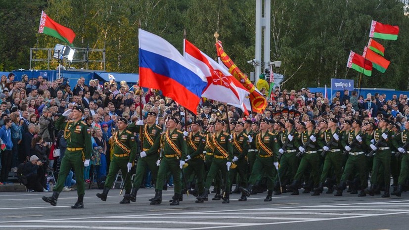 В Минске заявили, что российские военные примут участие в параде