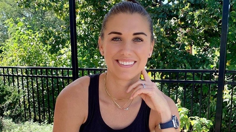 Футболистка сборной США показала свою тренировку на девятом месяце беременности