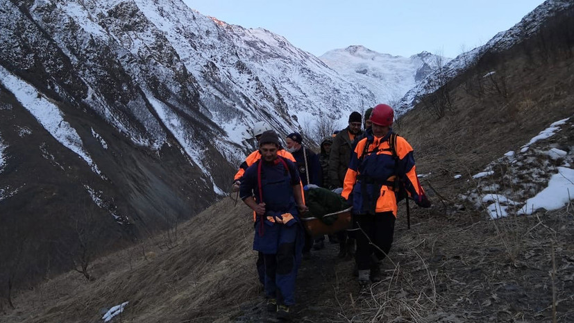 В горах Северной Осетии спасли альпиниста из Петербурга