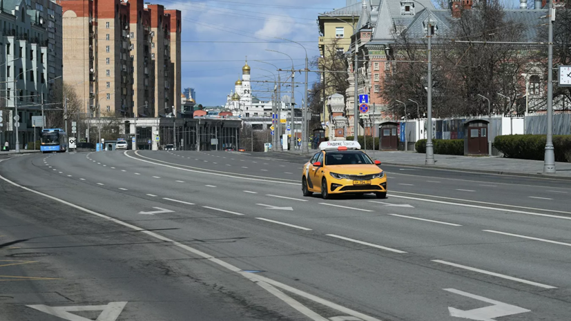 Медикам в Москве предоставят бесплатные такси и места в гостиницах