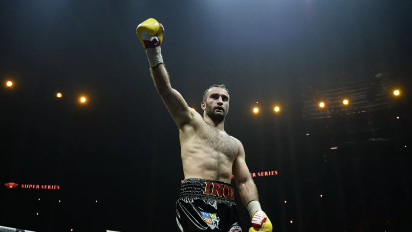 Боксёр Гассиев продолжит работать с тренером Санчесом