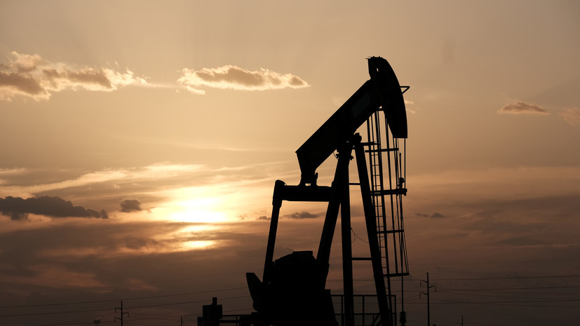Цена нефти WTI опустилась ниже $4 за баррель