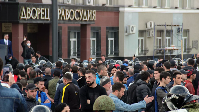 После митинга во Владикавказе госпитализировали пятерых силовиков