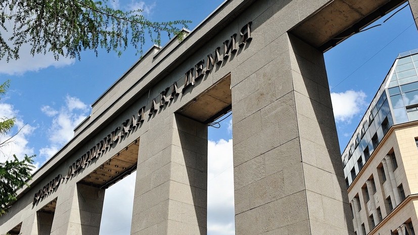 Начальник военной академии уволился из-за коронавируса у курсантов