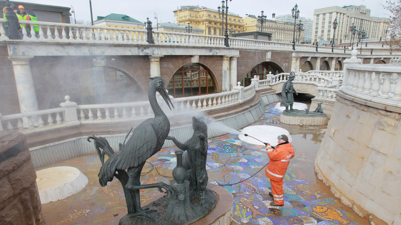 Когда в москве запустят фонтаны. Слон запускает фонтан. Фонтан читать. Фонтанальные отложен.