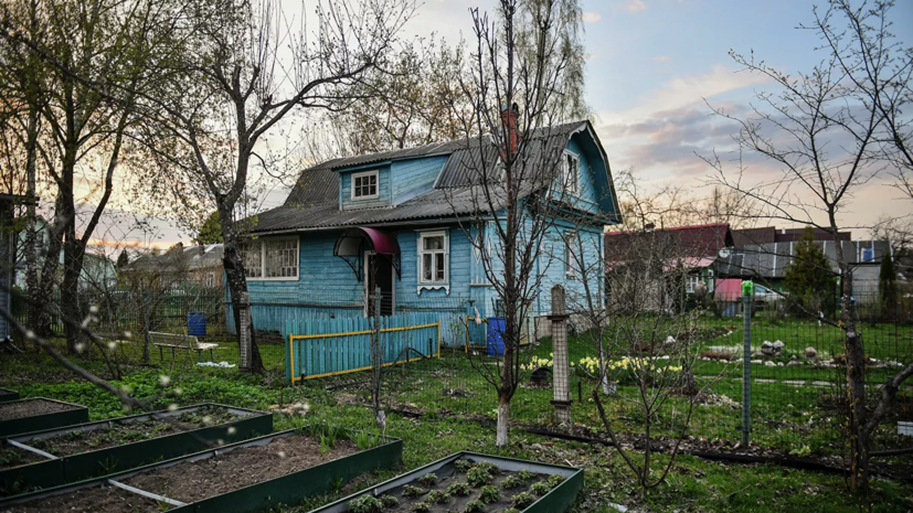 Жителям Петербурга разрешили поехать на дачу на майские праздники