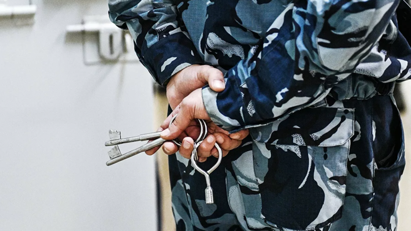 Более 270 сотрудников ФСИН и 40 заключённых заразились коронавирусом