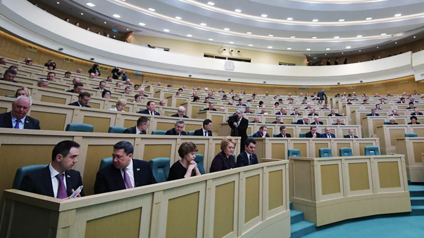 В Совфеде оценили решение продлить запрет на въезд иностранцев в Россию