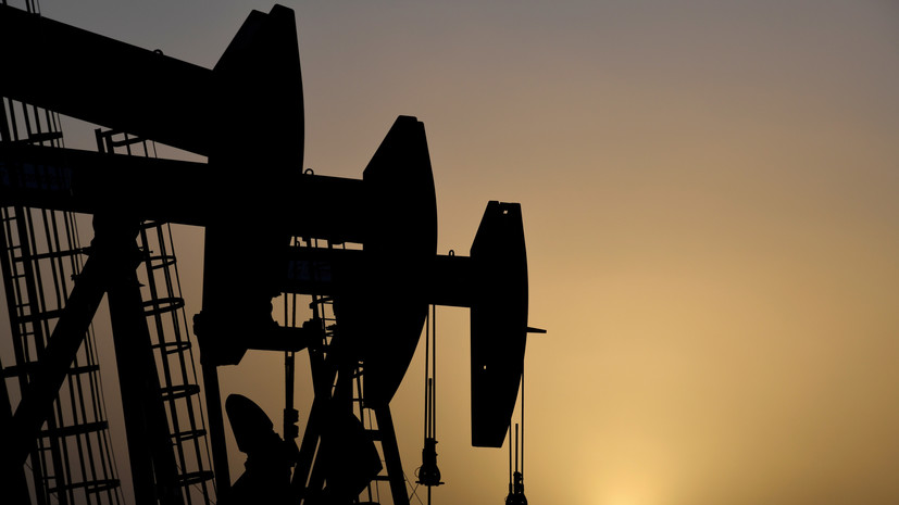 В США заявили о заполненности своих хранилищ нефти почти на две трети