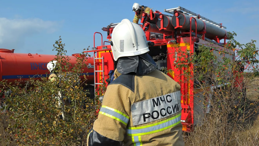 В МЧС рассказали о ситуации с пожаром на бывшем арсенале в Удмуртии