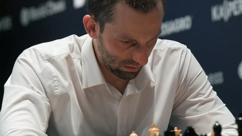Грищук обыграл Крамника и Карякина в первом круге онлайн-турнира по шахматам