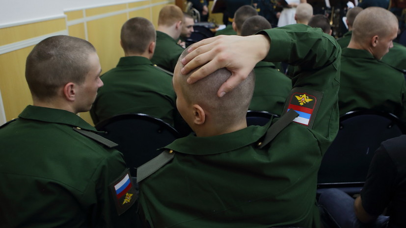 В Генштабе ВС России рассказали об условиях перевозки призывников к месту службы