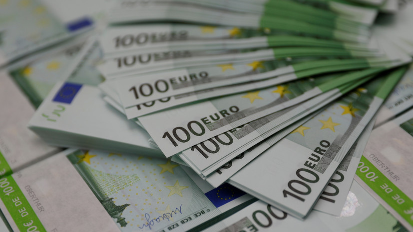 Валютная оттепель: курс евро впервые с начала марта опустился ниже 79 рублей