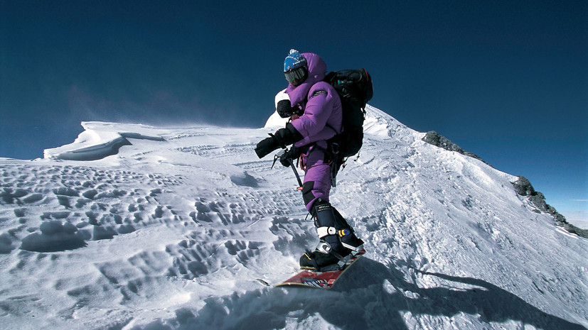 С небес на землю: 19 лет назад человек впервые спустился с Эвереста на сноуборде — РТ на русском