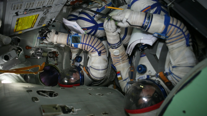 Индийские космонавты возобновили тренировки в ЦПК