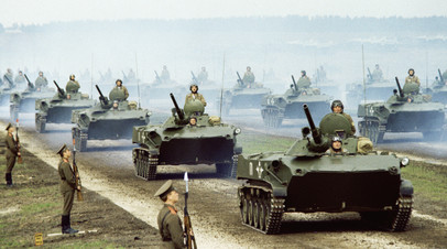 Полевой смотр войск во время учений  ОВД «Запад-81»
