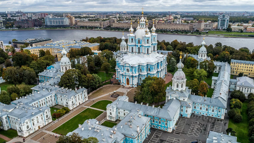 Жителям Петербурга с 5 июня разрешат посещать храмы