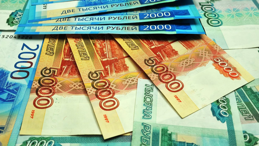 Названы отрасли с самыми высокооплачиваемыми вакансиями в России