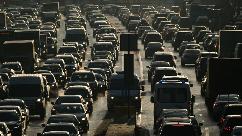 Пробки в Москве достигли девяти баллов