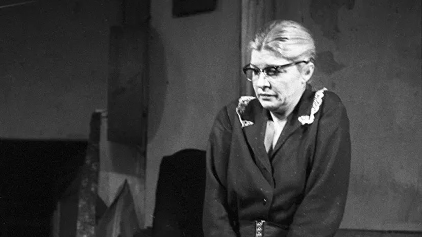 В Театре имени Моссовета прокомментировали смерть Галины Дашевской