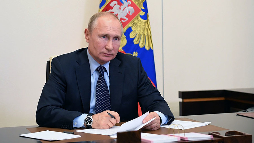 Путин рекомендовал властям работать, а не искать преемников