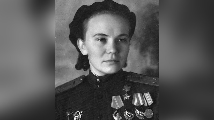 В Ижевске открыли памятную доску советской лётчице Нине Ульяненко