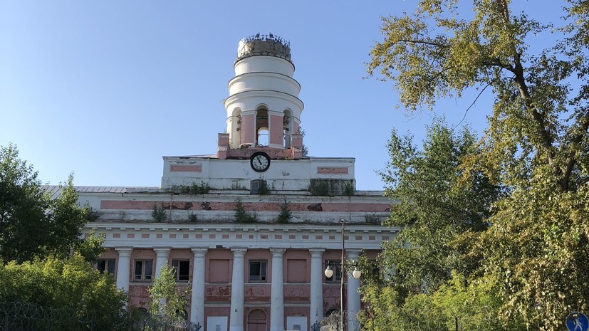 На территории «Башни Ижмаша» прошли городские субботники