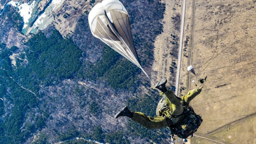 В России испытывают парашютную систему «Штурм»