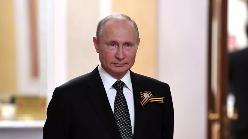 Путин поднял тост за ветеранов и будущие победы