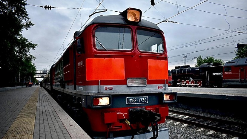 В Мурманск прибыл первый пассажирский поезд по новому обходному пути