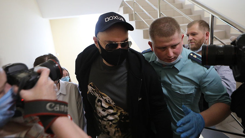 «Разработал сложный механизм преступления»: режиссёра Серебренникова приговорили к трём годам условно