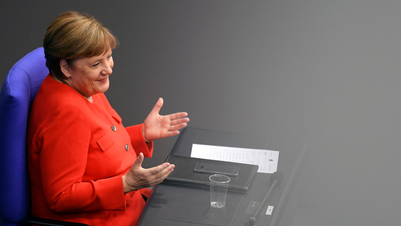 Меркель рассказала, в каких случаях носит медмаску