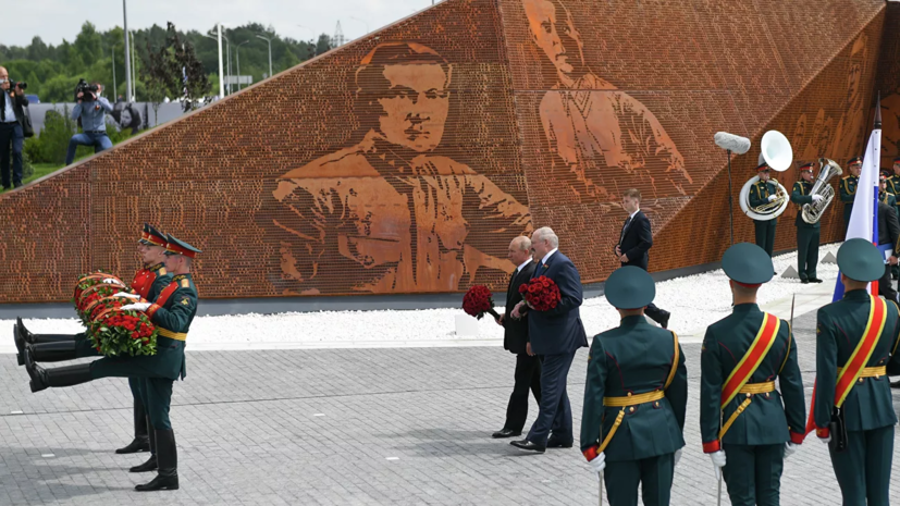 Путин и Лукашенко открыли Ржевский мемориал